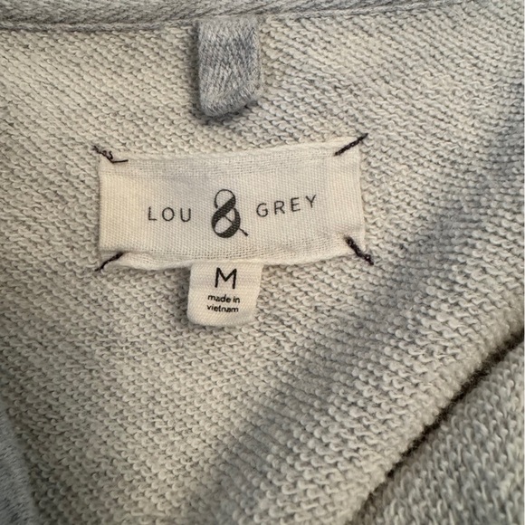 Lou & Grey Light Gray Silver Side Slit Crewneck Long Sleeve Sweatshirt size M - Picture 9 of 9